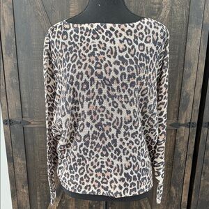 Italian Stylish Leopard Print crochet Long Sleeve Top